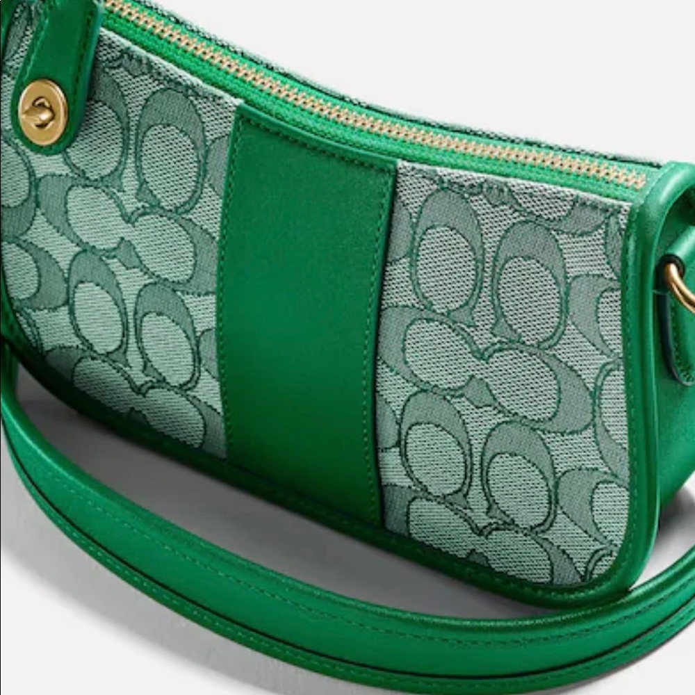 COACH SWINGER 20 IN SIGNATURE JACQUARD GREEN BAG